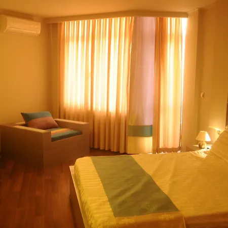 Club & Karaburun Hotel Okurcalar