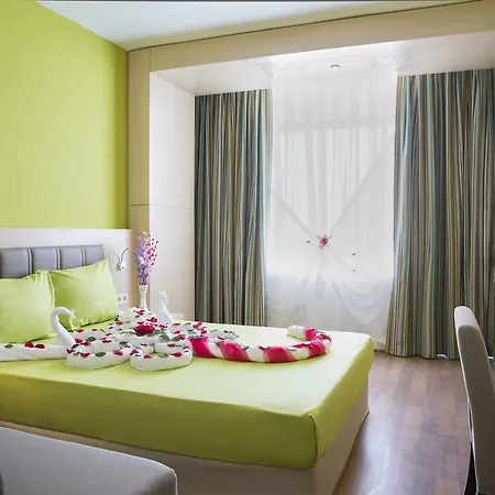 Hotel Club & Karaburun 5*