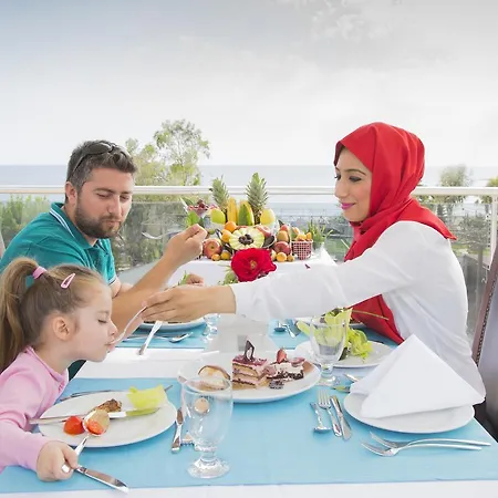 Club & Karaburun Hotel Okurcalar