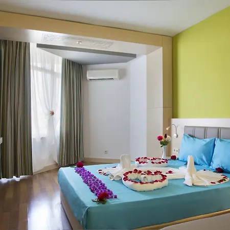 Hotel Club & Karaburun