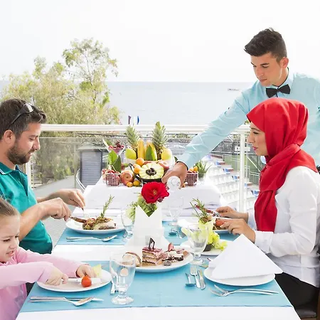 Hotel Club & Karaburun Okurcalar