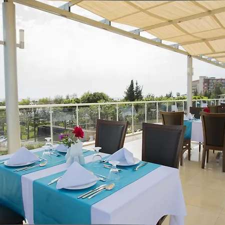 Club & Karaburun 5*