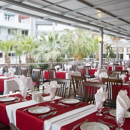 Hotel Club & Karaburun Okurcalar