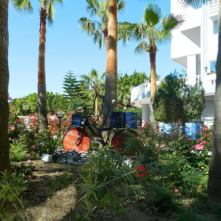 Hotel Club & Karaburun 5*