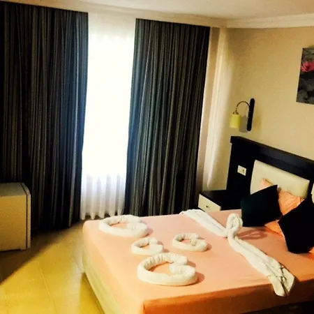 Hotel Club & Karaburun Okurcalar