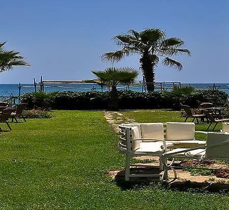 Hotel Club & Karaburun 5*