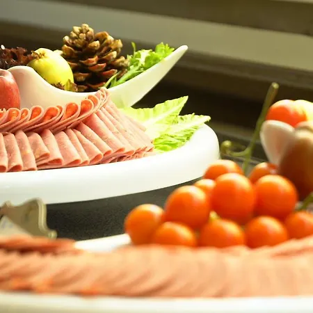 Club & Karaburun Hotel