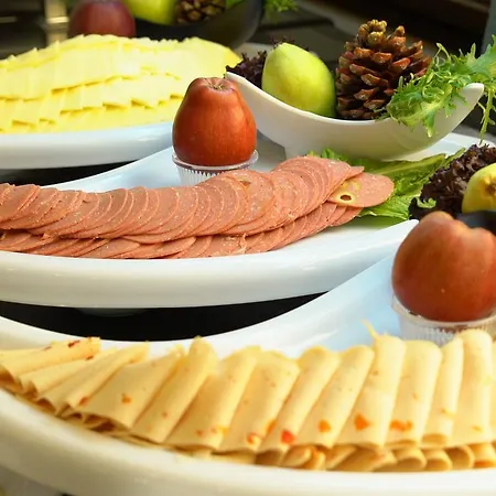 Hotel Club & Karaburun Okurcalar